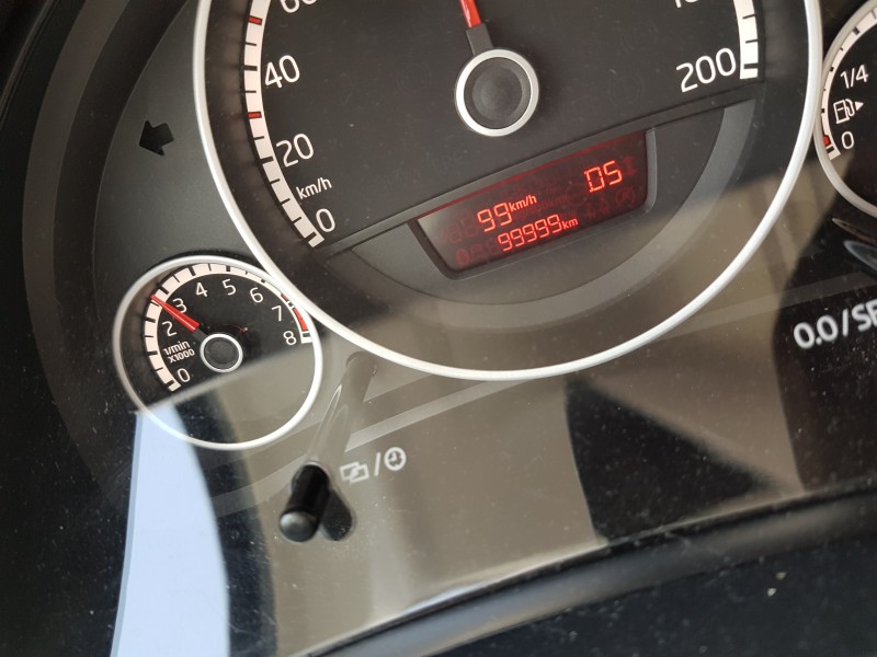 red_LCD_99999km.jpg